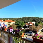 Mira * Pula