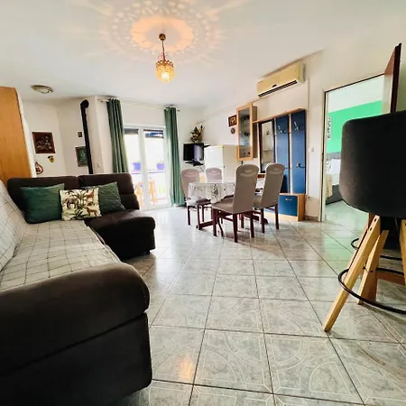 Apartmán Mira Pula