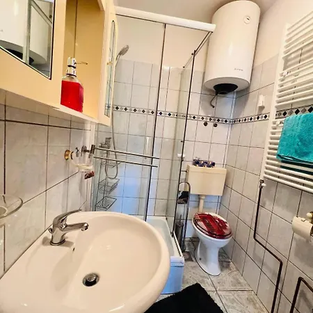 Mira Apartment *