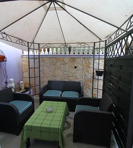 아파트 Mira 풀라