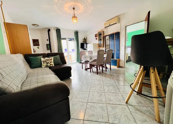 아파트 Mira 풀라